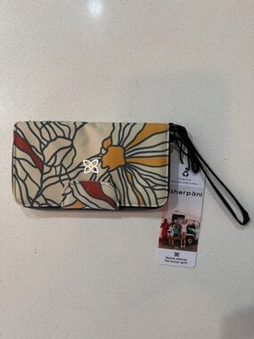 NWT Sherpani Floral Wristlet Wallet